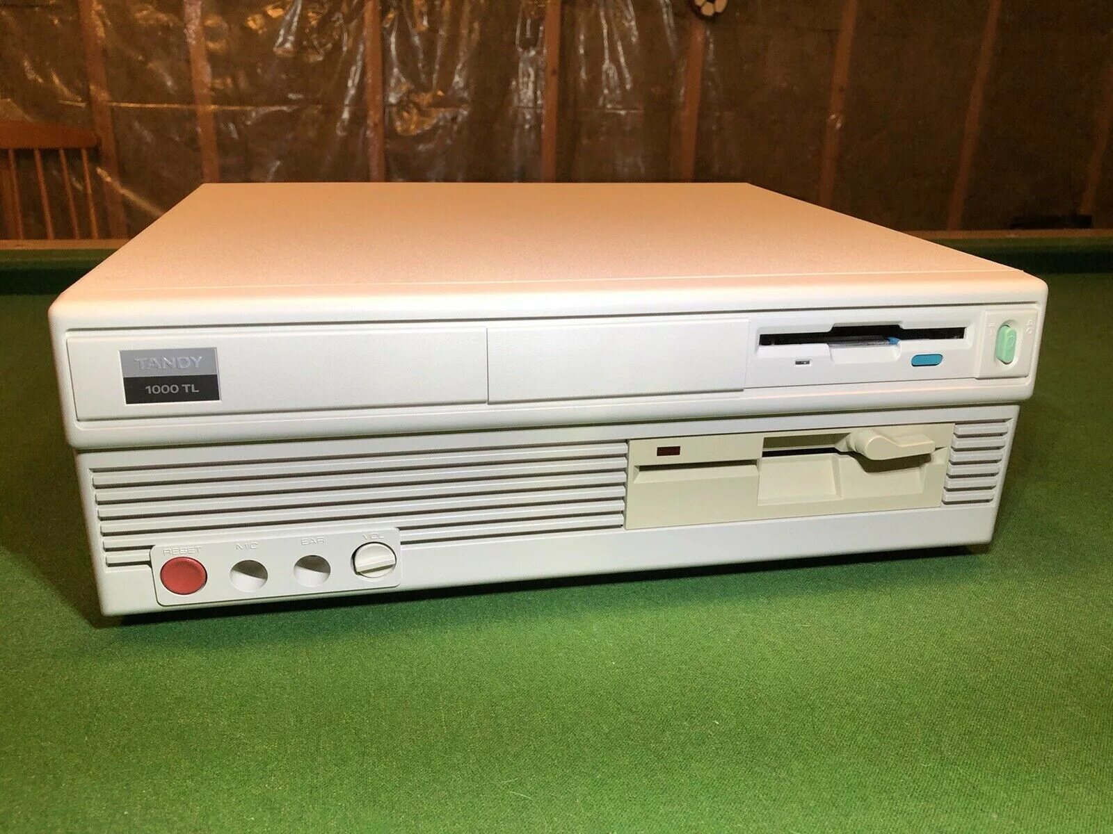 Компьютеры 90 х годов. Acer 1990. Tandy, Sanyo, Compaq. Компьютер 90-х. Корпус компьютера из 90.