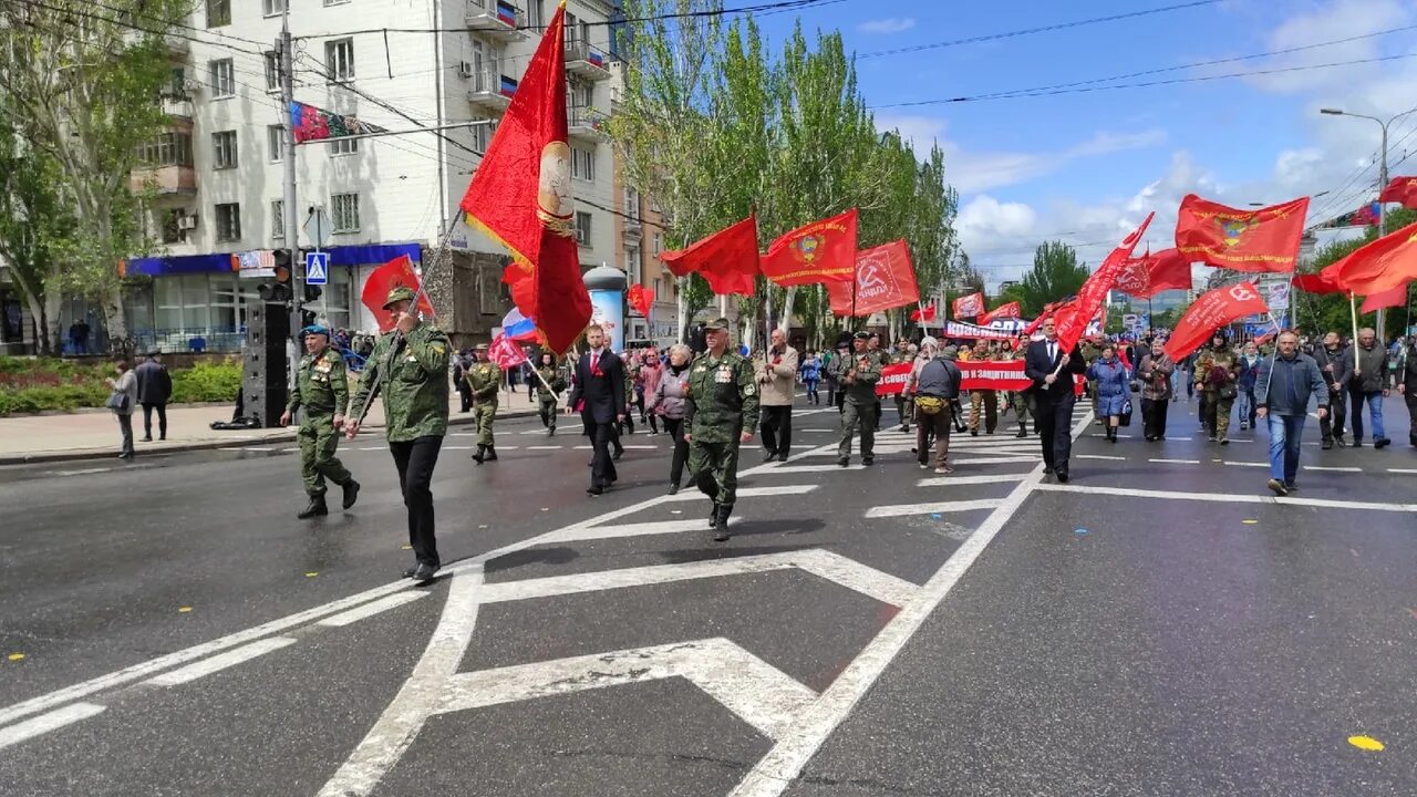 Пункт победа на донецком направлении. Донецк 2019. С днем Победы Донецк. День Победы в Донецке, 2013. Праздник 9 мая Арцах.