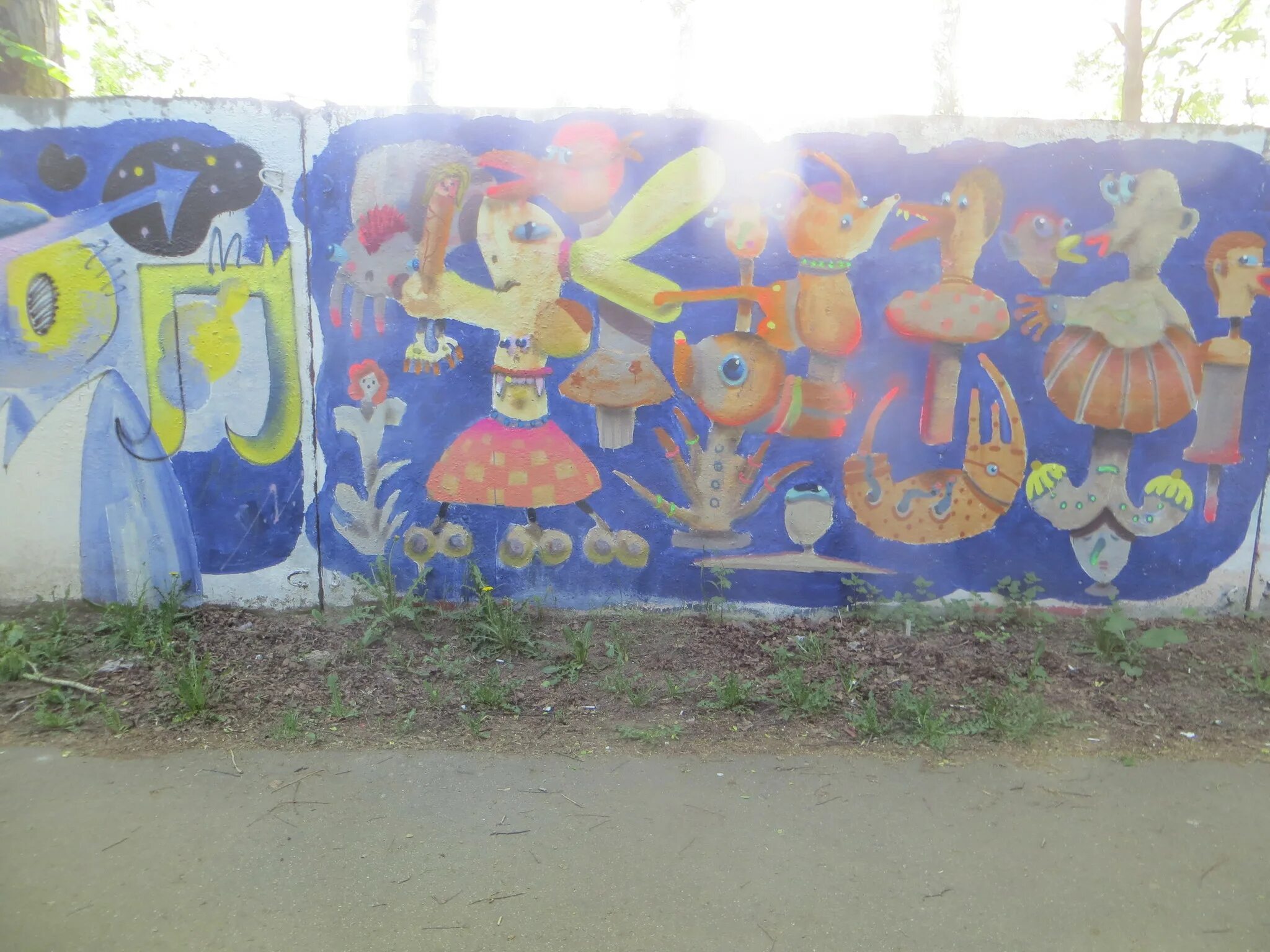 Королёв граффити блок. Королев граффити. Художник граффити королев. Граффити город королев. Покрас лампас школа искусств королев.