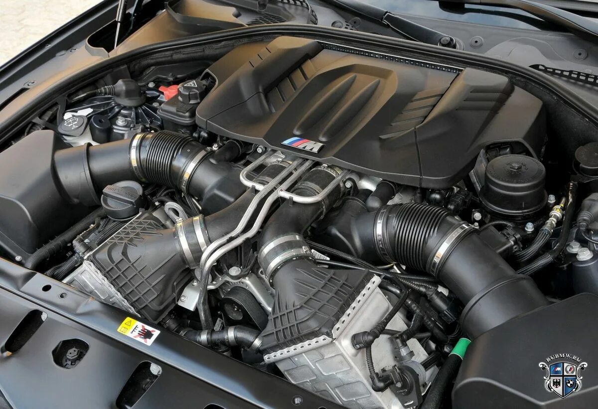 Мотор bmw 4. Мотор бмв 4. Bmw e38 750il v12. 5. 4 литра бмв.