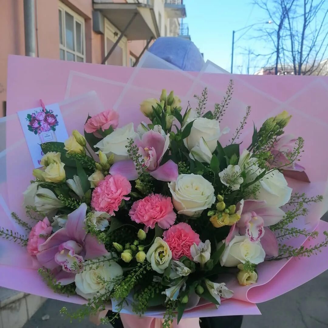 Ассортимент цветов в крокусе казань. Апрель цветы казань. Ассортимент цветов в крокусе казань. Казань весна. Апрель цветы казань.