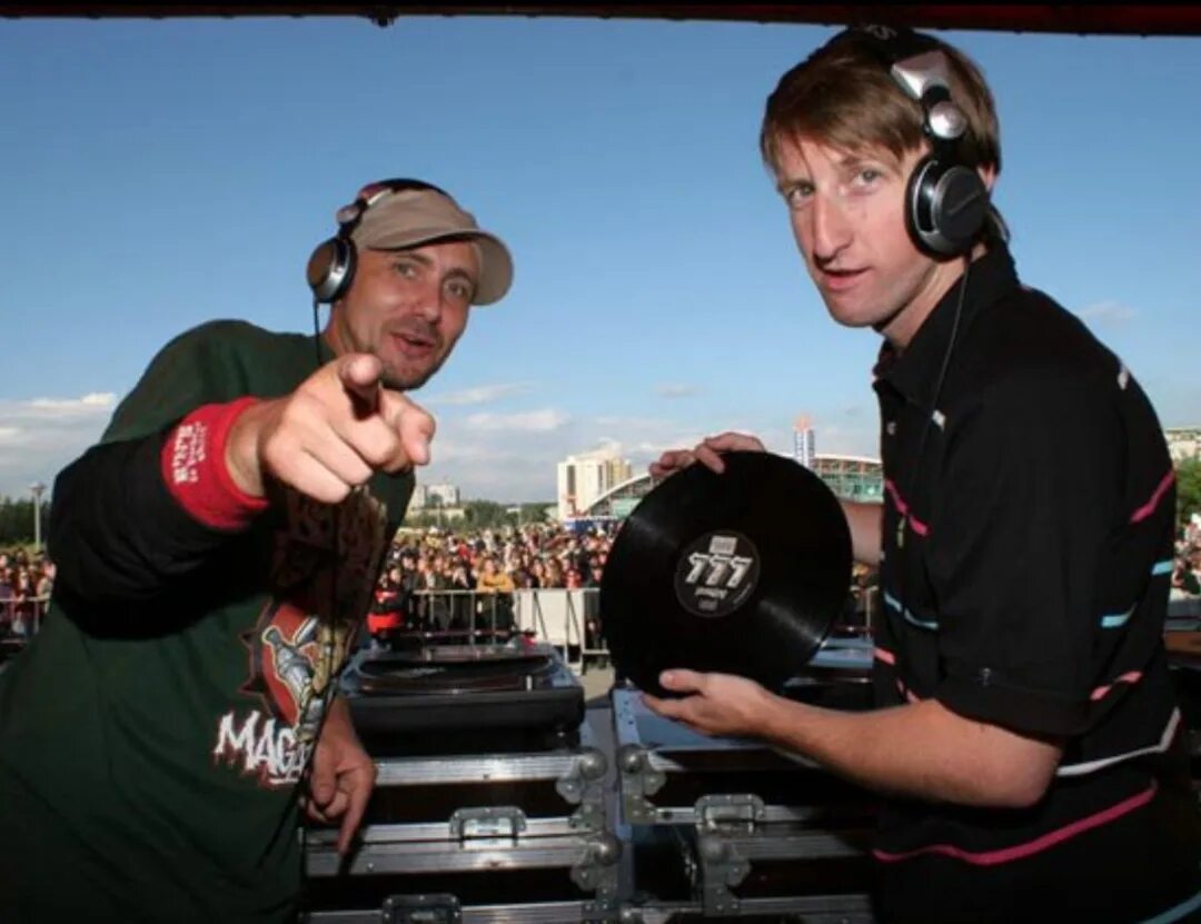 Дабуги крю участники. Da boogie. Джем стайл и дабуги крю. Дабуги крю. Граффити 90х в россии.