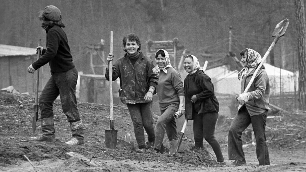 Жизнь в 60 80 годы. Стройки 70-х СССР БАМ. СССР строители БАМ. Стройотряд комсомол СССР. Стройотряд БАМ 1974.