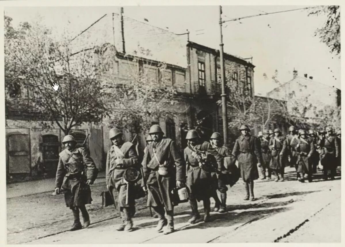 Оккупация бессарабии румынскими войсками. Одесса 1941  1944 оккупация румынии. Одесса оккупация 1941-1944. Молдавия 1941-1945. Армия румынии в 1941 строй.