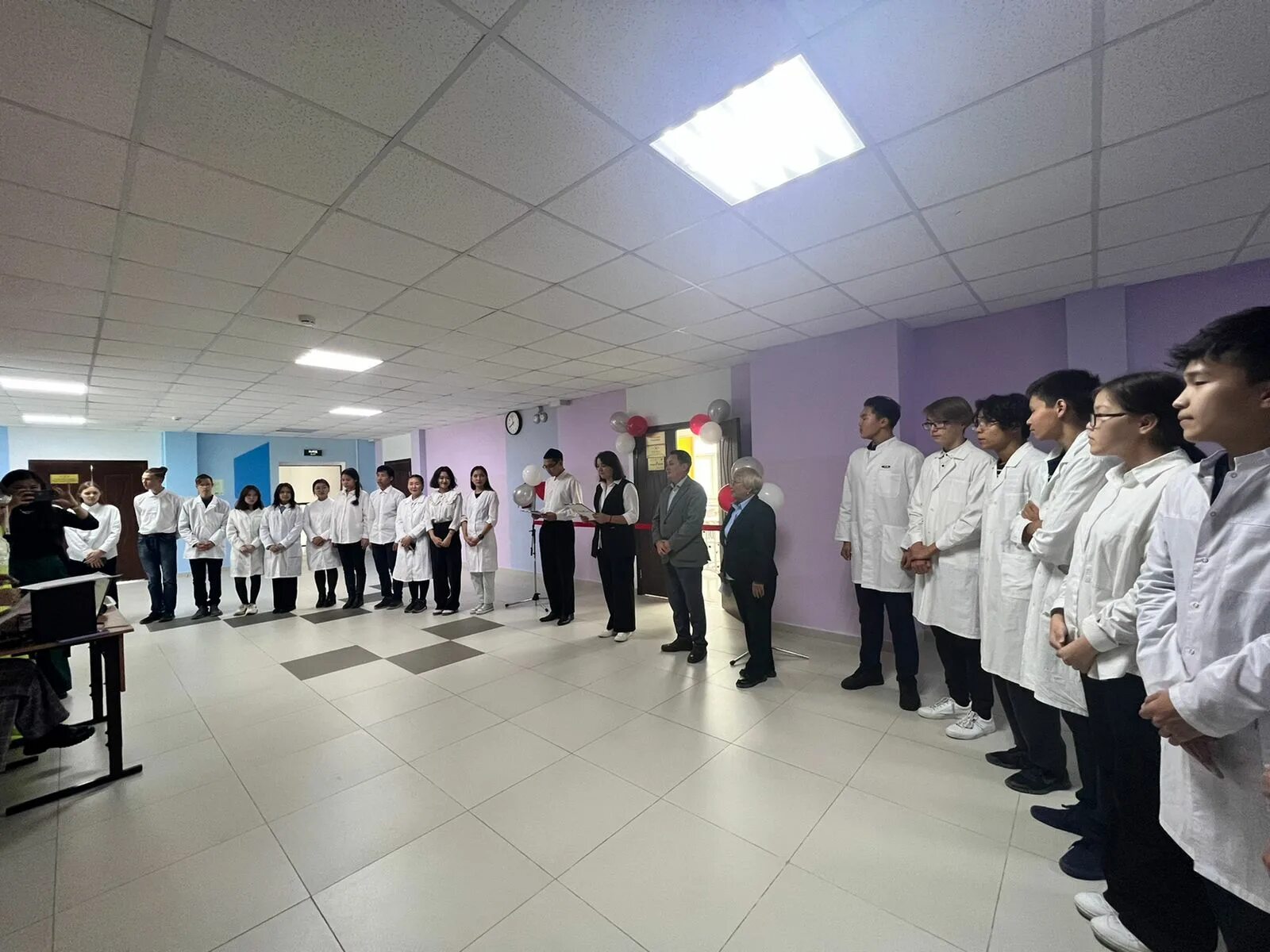 Гуманитарная школа в якутске. Якутский промышленный техникум. Центр образования якутск. Ягуо управление образования. Графический контроль школа фото.