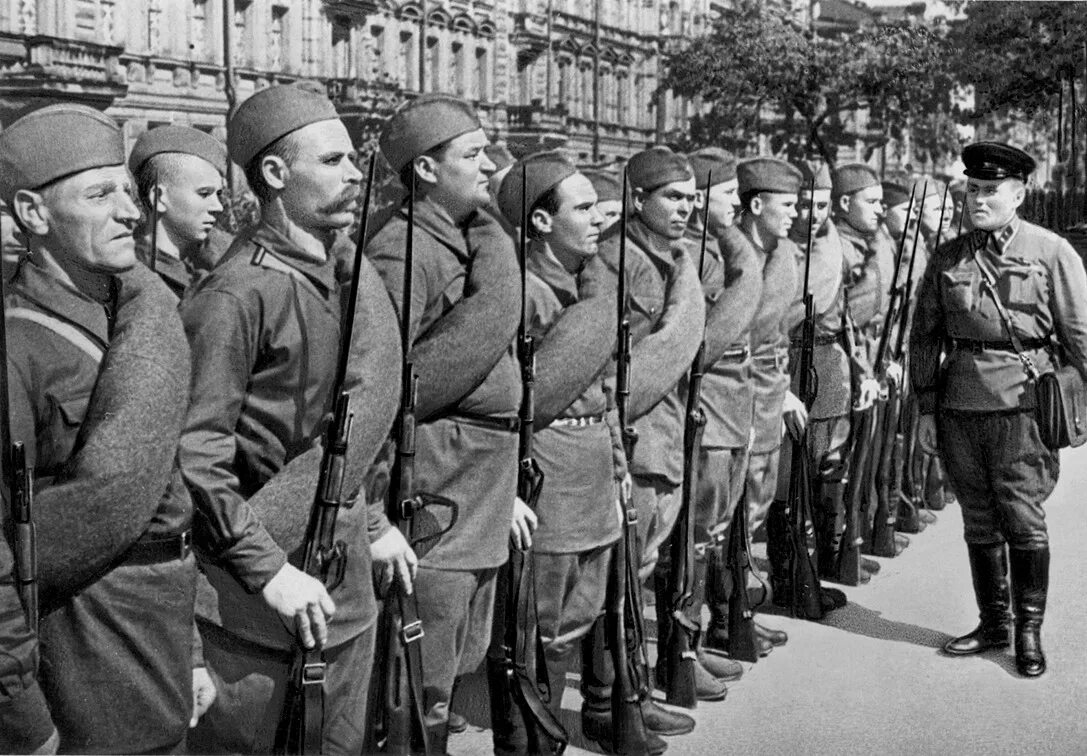 Начало военный 41. Новобранцы РККА 1941. Солдаты СССР 1941-1945 Строй. ВОВ 1941 Строй солдат СССР.