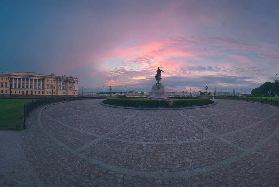 Senate Square (Saint Petersburg) in Saint-Petersburg