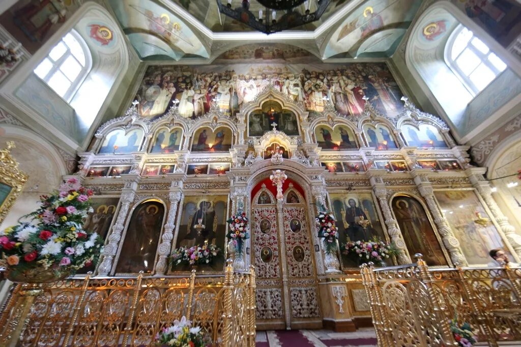 Храм всех святых липецк внутри. Храм всех святых во всехсвятском в москве. Храм трёх святителей симферополь. Храм всем святым телефон. Храм всем святым телефон.