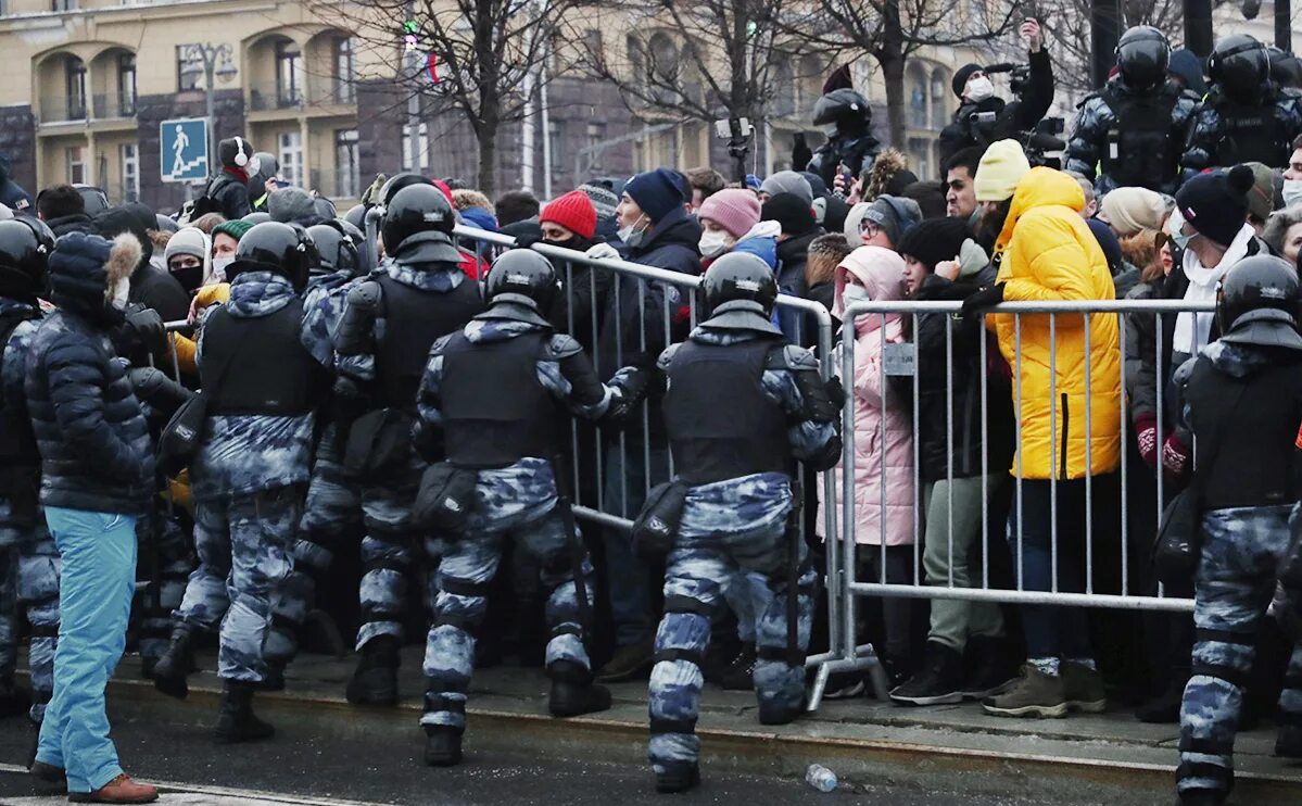 Протесты 23 января 2021 в Санкт Петербурге. Митинг. Несанкционированный митинг. Протестные акции в России. Митинг в спб навальный