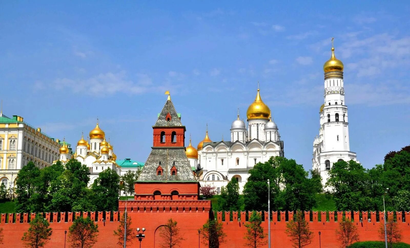 Название достопримечательностей кремля. Кремлевская башня тайницкая. тайницкая башня башни московского кремля. московского кремля – тайницкая. тайницкая башня московского кремля фото.