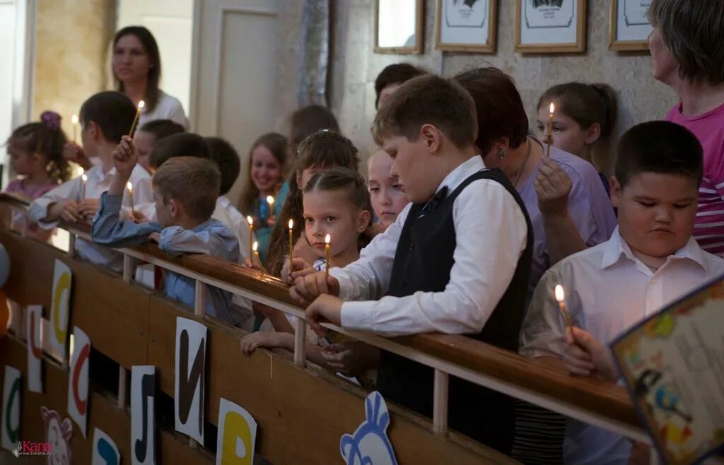 Католическая воскресная школа. Католические школы в сша. Католическая школа. Хор мальчиков монастыря эскориал. Церковные школы сша.