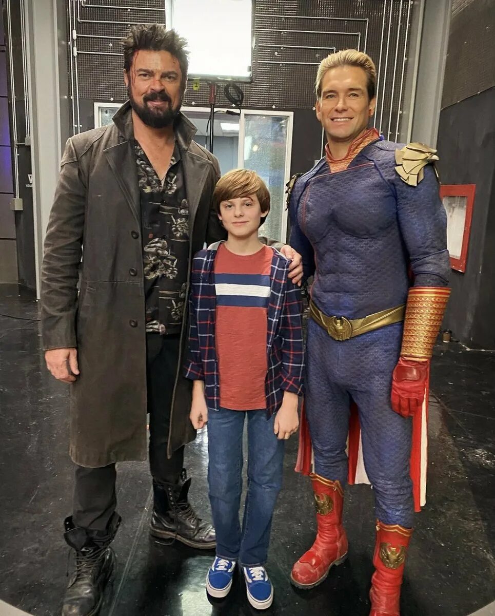 My two dads and me. Энтони старр homelander. хоумлендер пацаны. homelander 3 сезон. the boys 2025.