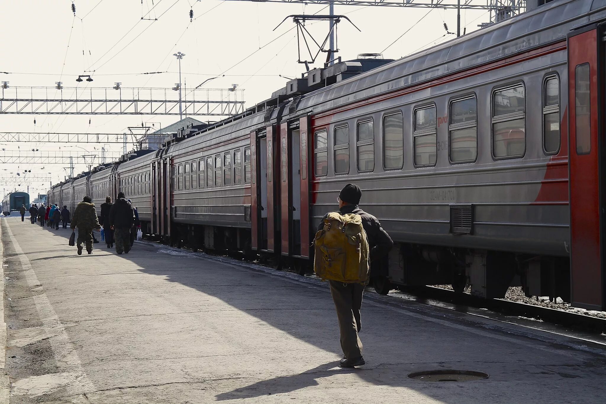 Есть ли поезд новосибирск. Электричка. Поезд Новосибирск. Новосибирские электрички. Десятивагонный электропоезд Новосибирск.