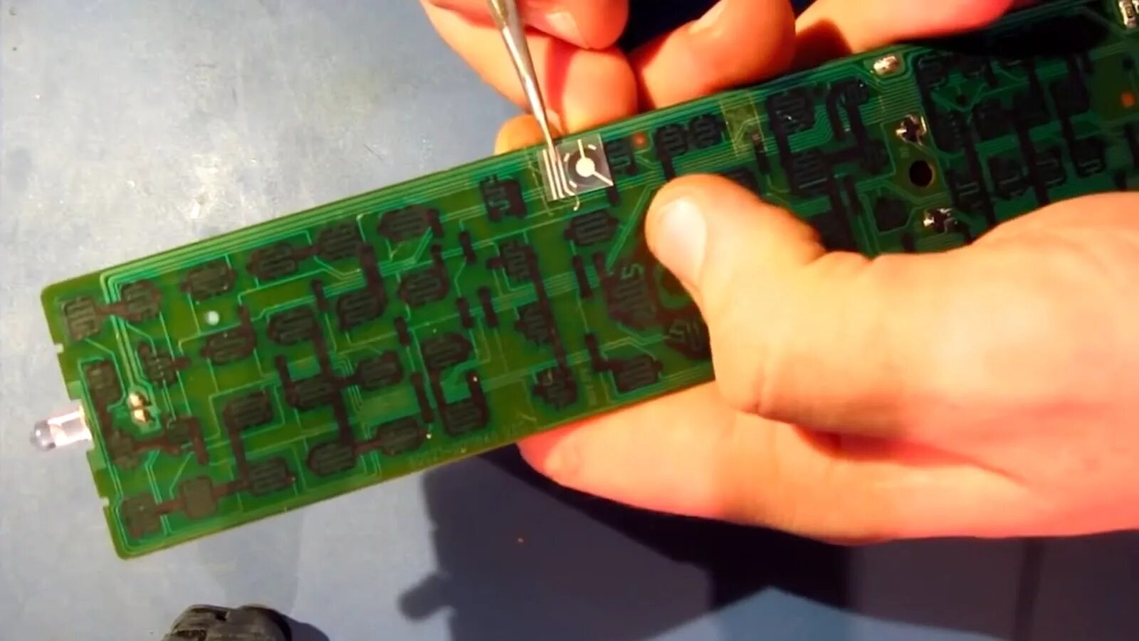 Починить кнопки пульта. Пульт не работает. Чиним пульт от телевизора. Ремонт кнопок пульта ду. Кнопки для пульта.