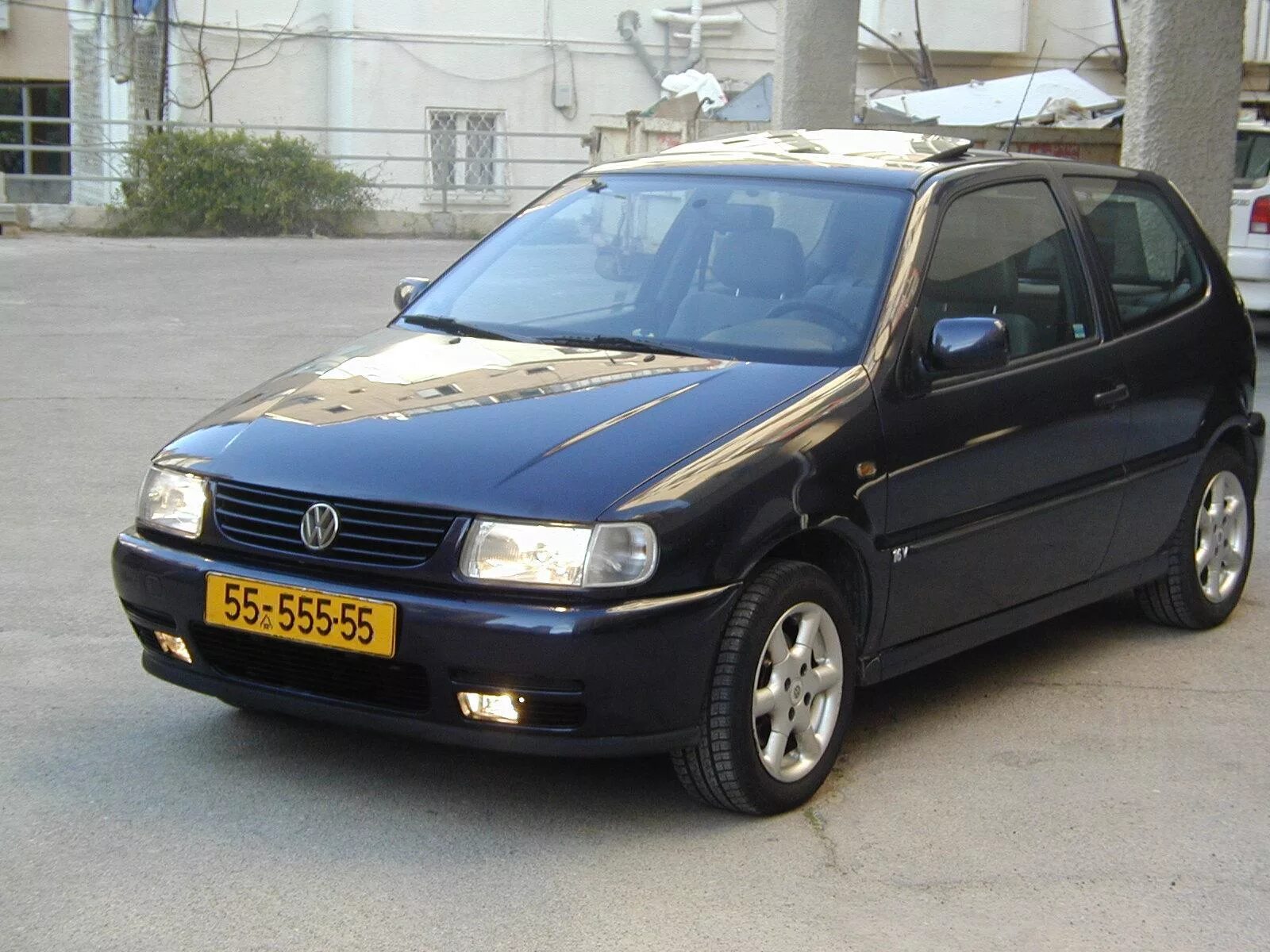 Volkswagen правый руль. Фольксваген поло 1997 1.6. VW Polo 1997. Фольксваген поло 1997 хэтчбек. Фольксваген поло 3 1997.