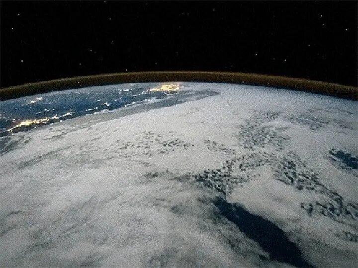 Атмосфера вращается. Земля из космоса гиф. атмосфера земли. вид земли из космоса gif. приближение к земле из космоса.