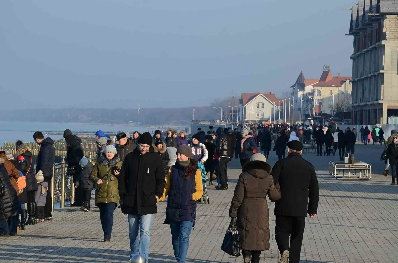 Погода в зеленоградске на неделю калининградской области. Зеленоградск набережная променад. Зеленоградск Калининград население. Променад в Зеленоградске Калининградской области. Зеленоградск Калининград променад.