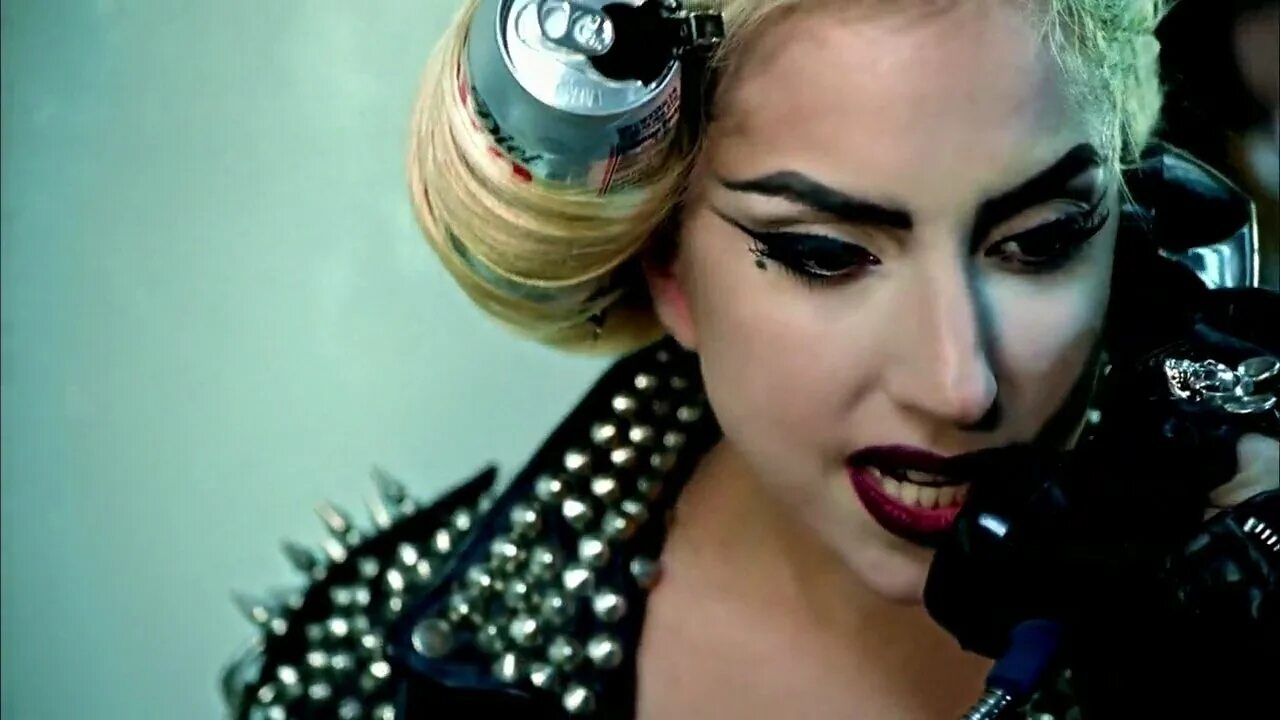 Леди гага mp3. Леди гага гуччи. Леди гага mp3. Леди гага mp3. Обложка покер фэйс леди гага.