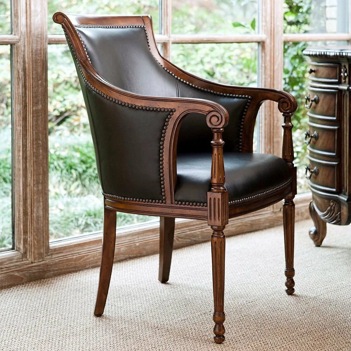 Стул для гостиной с подлокотниками. Кресло Henry fotel kr10249 желтое. Кресло Savoy Leather Chair. Кресло в стиле Джапанди. Кресло с подлокотниками.