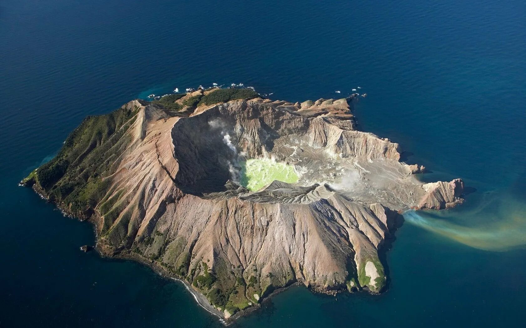 Новая зеландия тихий океан. Уайт Айленд новая Зеландия. Вулканический остров Уайт-Айленд. Вулкан белый остров новая Зеландия. Новая Зеландия Северный остров.