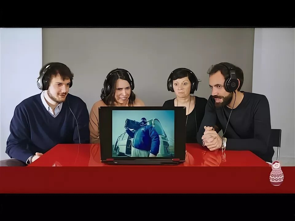 Ералаш 40 чертей и одна зелёная муха. Итальянцы смотрят видео. Фабио куцно. Итальянцы смотрят видео. Кузно итальянцы.