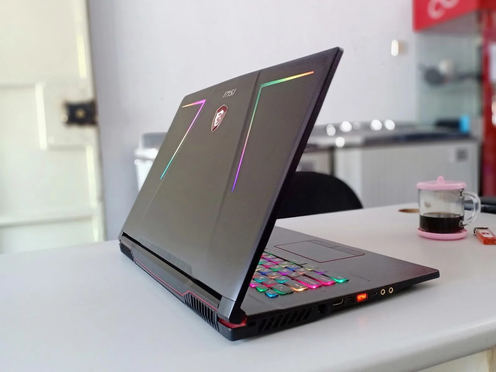 Msi ge603. Ноутбук msi ge73 8rf raider rgb. Эмэсай. Msi ge73 8rf. Msi raider rgb 8re.