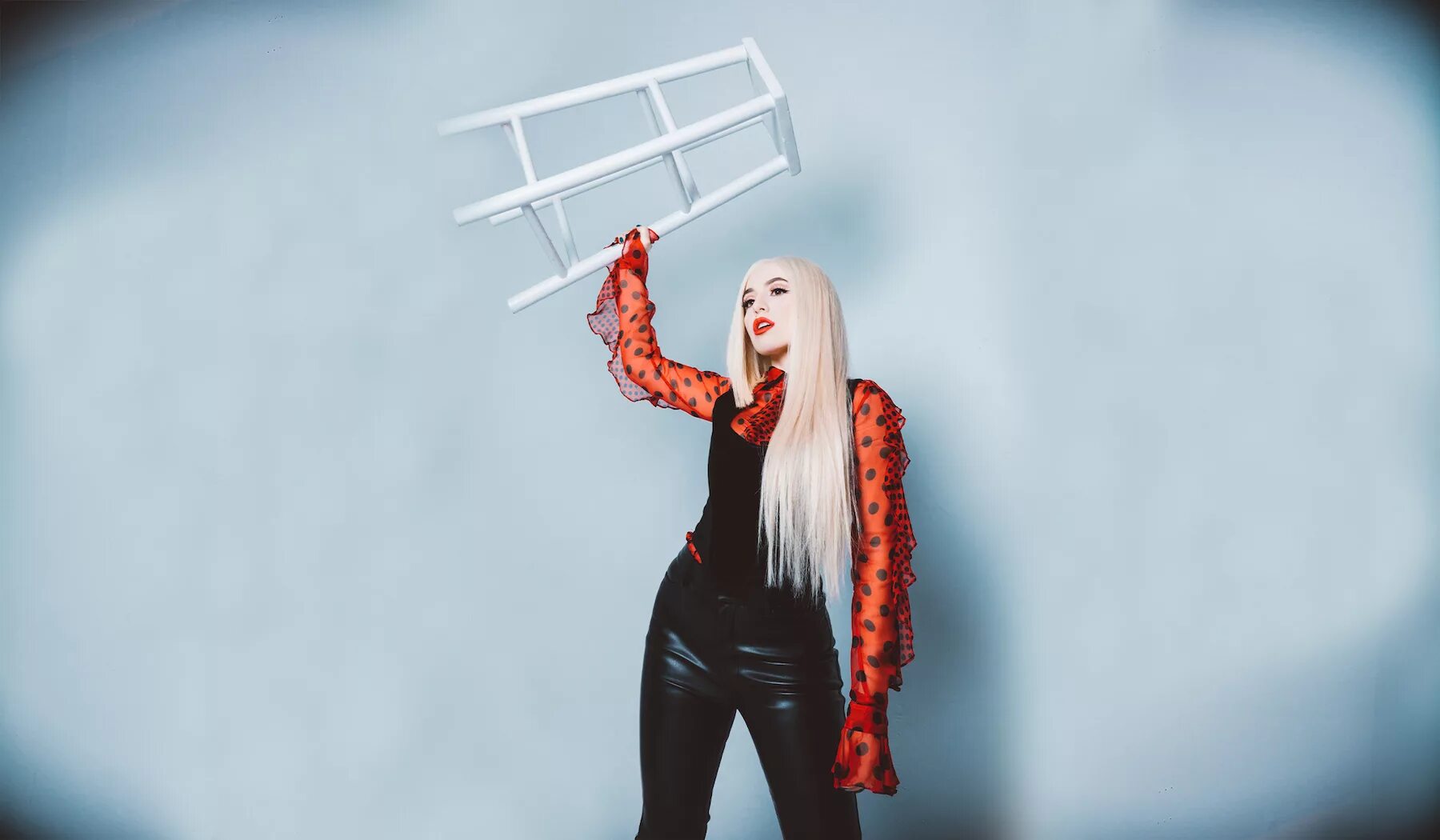 Choose ava. Эйва Макс. Эйва Макс певица. Ava Max 2022. Ava Max 2023.