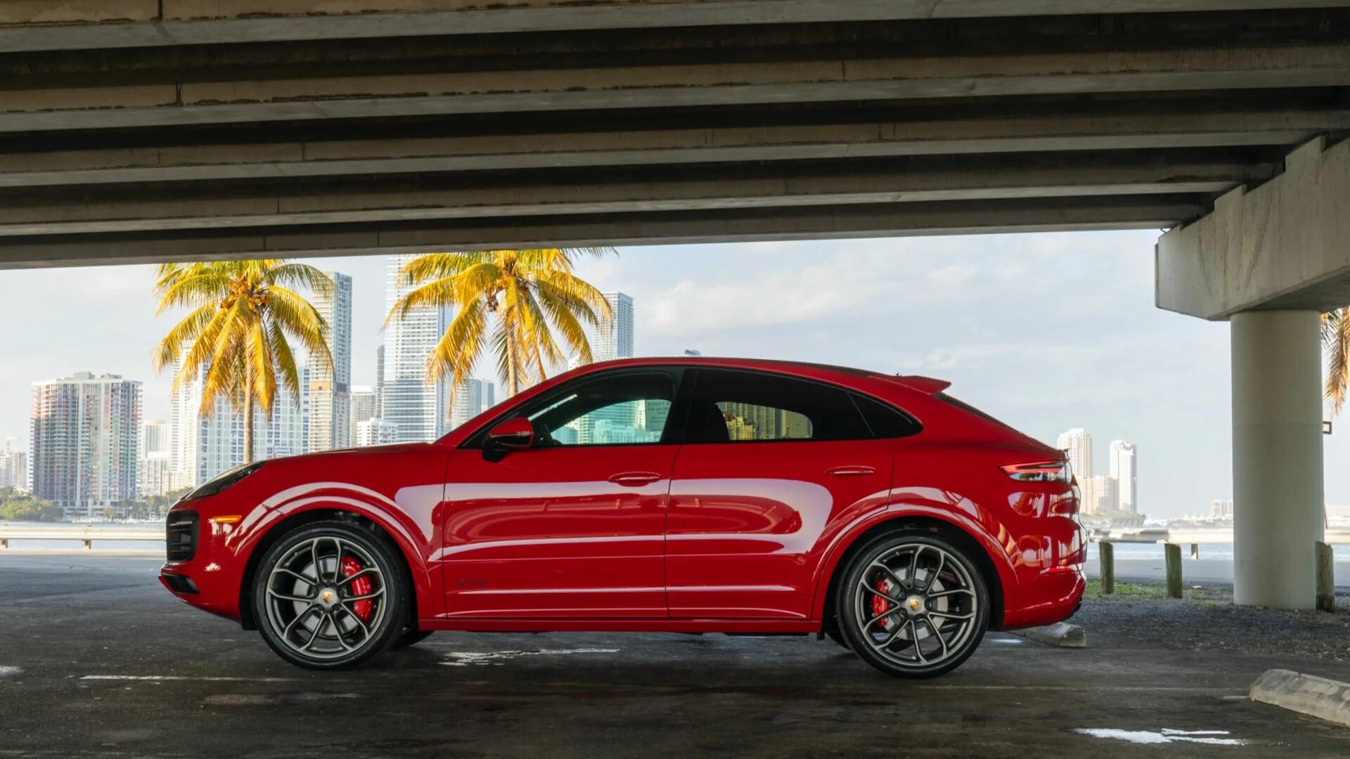 Появились первые качественные изображения нового Porsche Cayenne Coupe