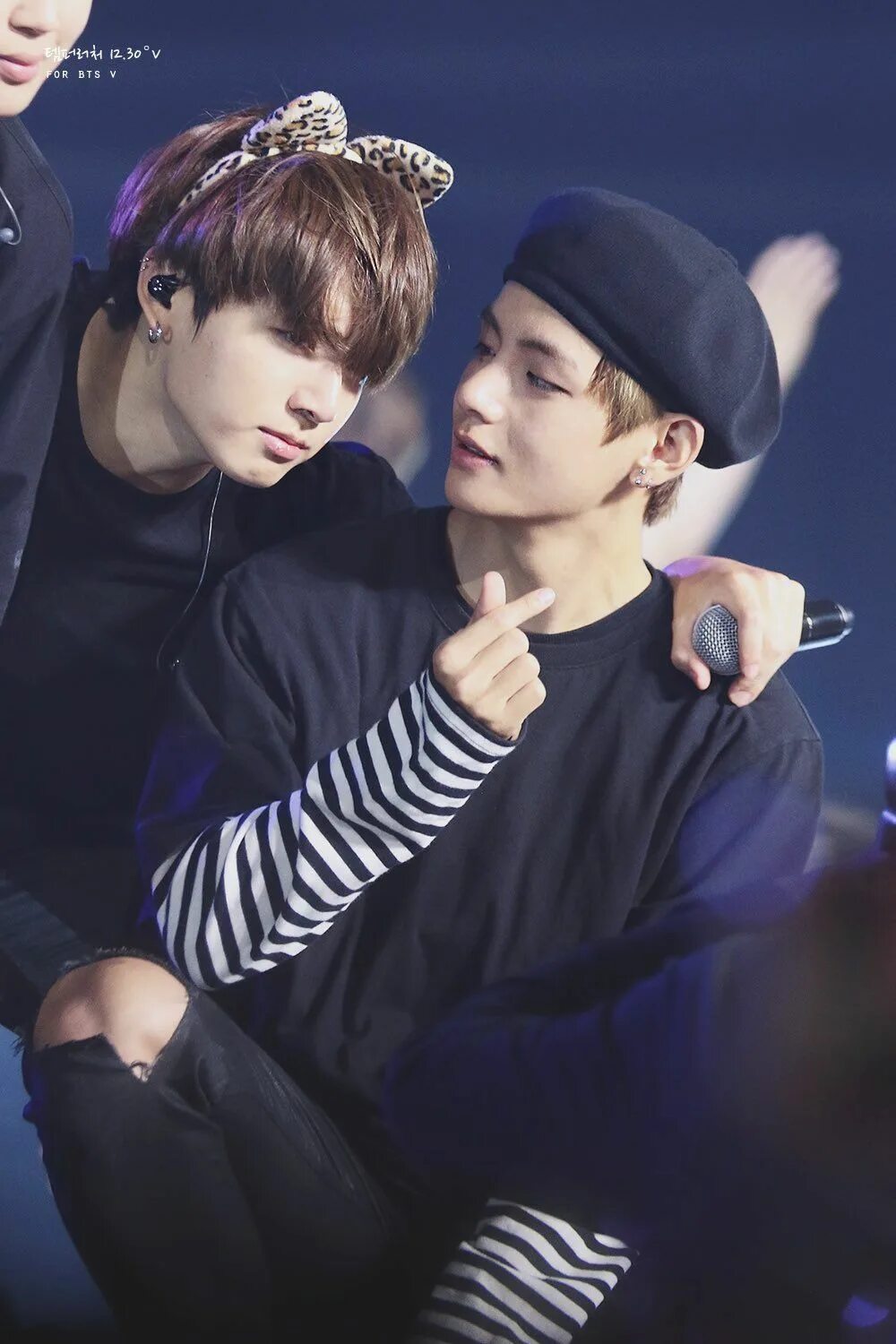 Тэхен бтс. Фф чон тэ. Тэхён из bts. Вигуки bts. Фф чон тэ.