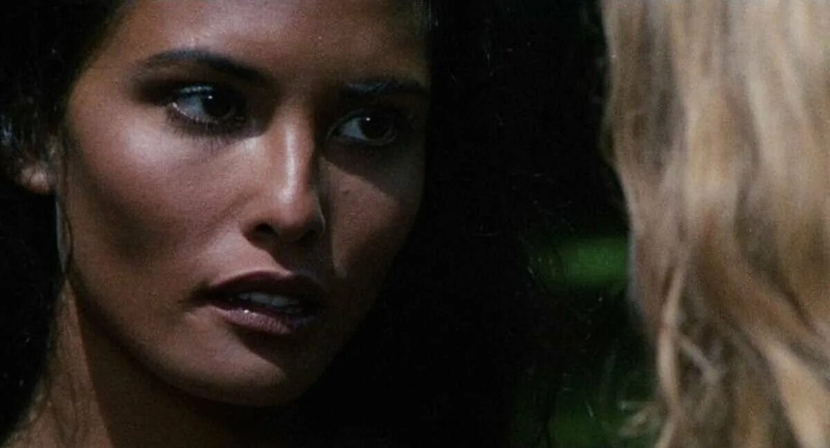 эммануэль и каннибалы (1977). каннибалы эммануэль и каннибалы. каннибалы эммануэль и каннибалы. черная эммануэль: вокруг света / emanuelle - perché violenza alle donne? (1977). эммануэль и каннибалы (1977).