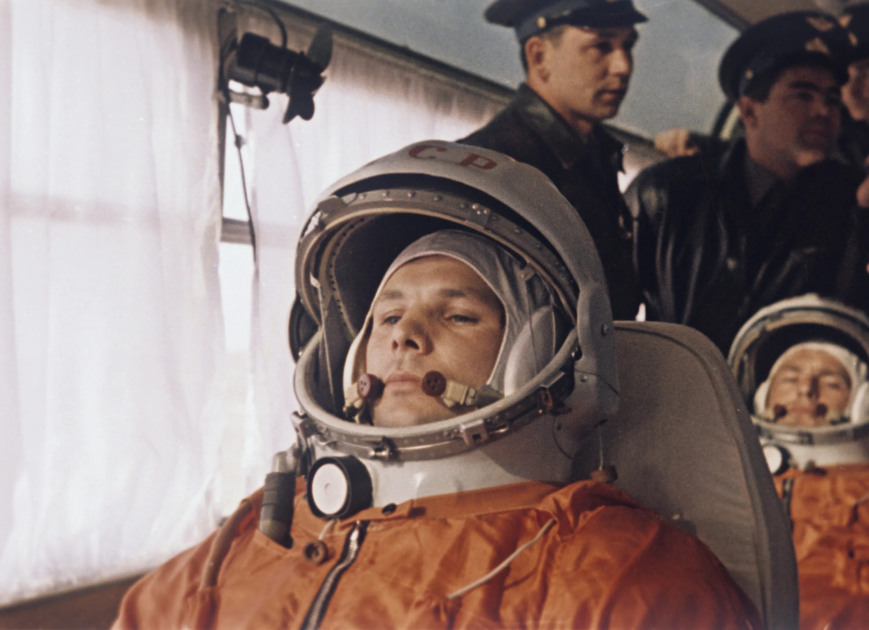 Первый полет в космос число. Полёт юрия гагарина в космос 1961.