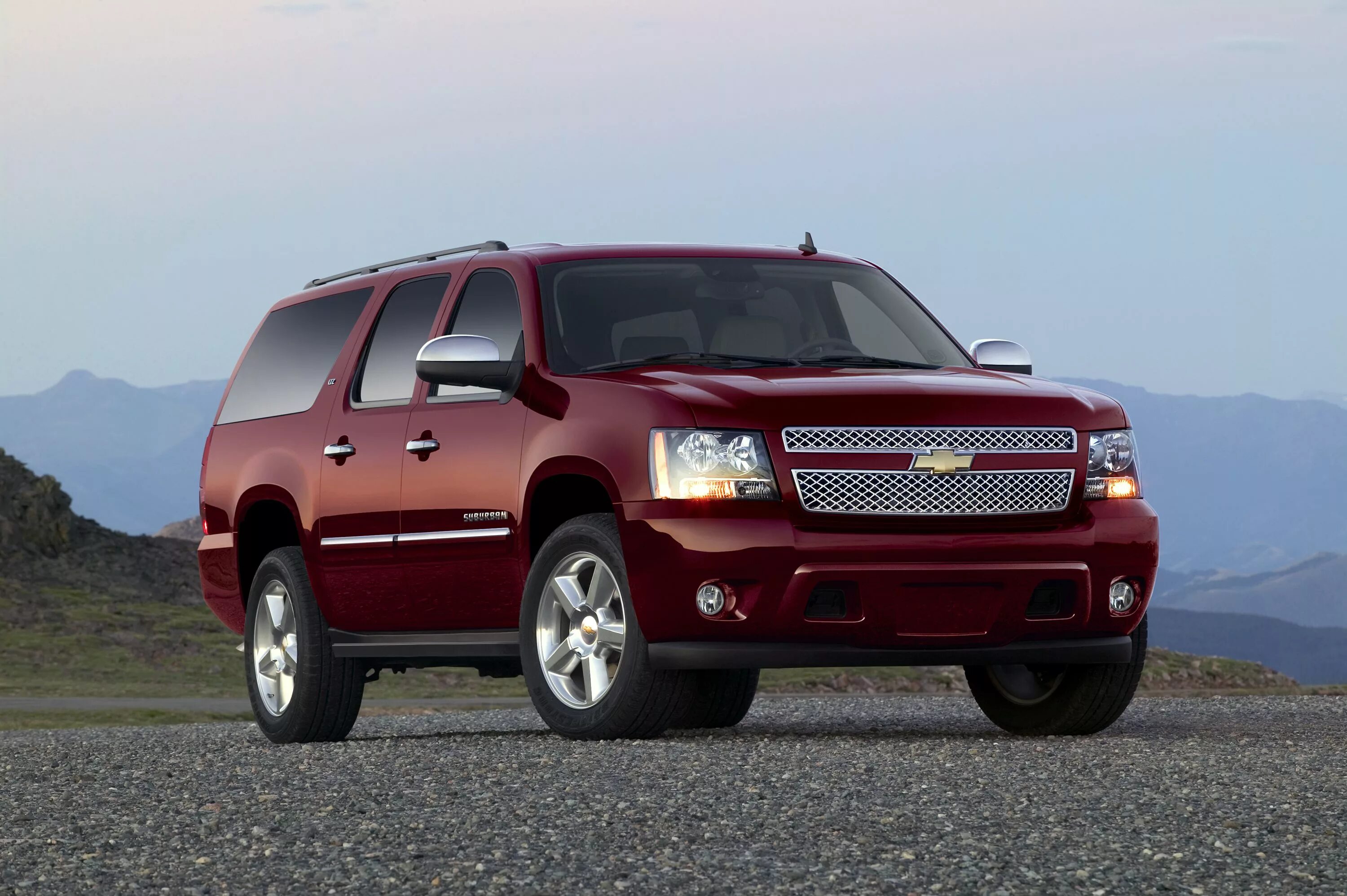 Модели больших машин. Chevrolet Suburban 2013. Шевроле Субурбан 2006. Chevrolet Tahoe 2007. Chevrolet Tahoe Suburban 2006.