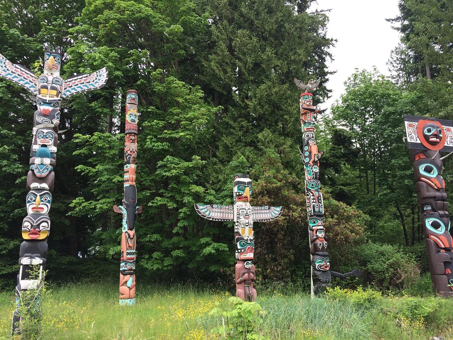 Totem pole. Исторический парк «Тотем байт». Парк Тотем Санья. Берген Норвегия парк Норднес парк тотемный столб. Тотем Ванкувер.