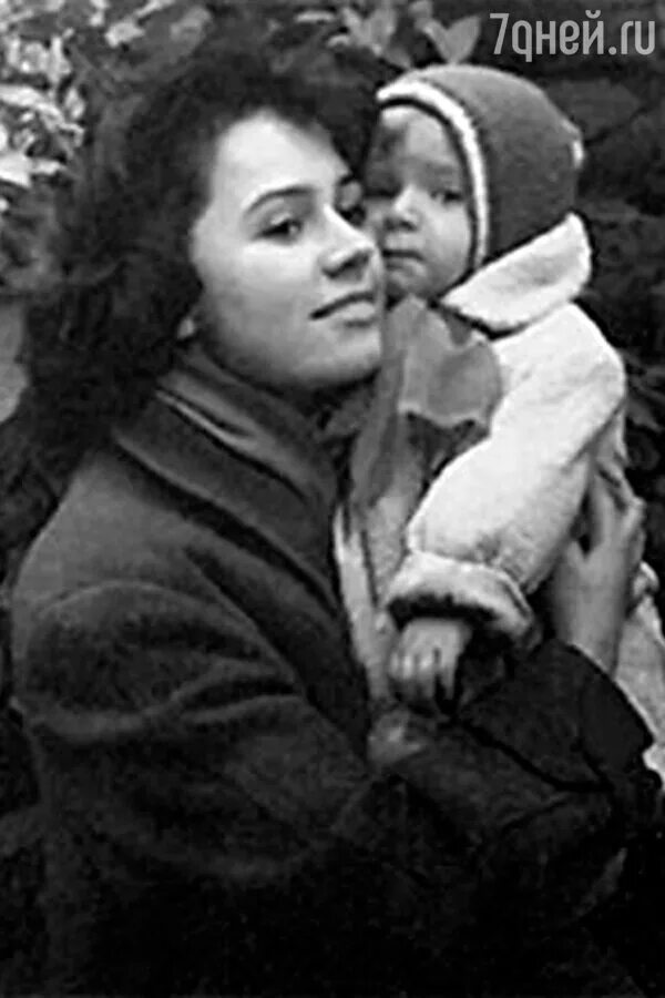 Стрельцов жена дети. Первая жена стрельцова. Стрельцов жена дети. Стрельцов жена дети. Стрельцов жена дети.