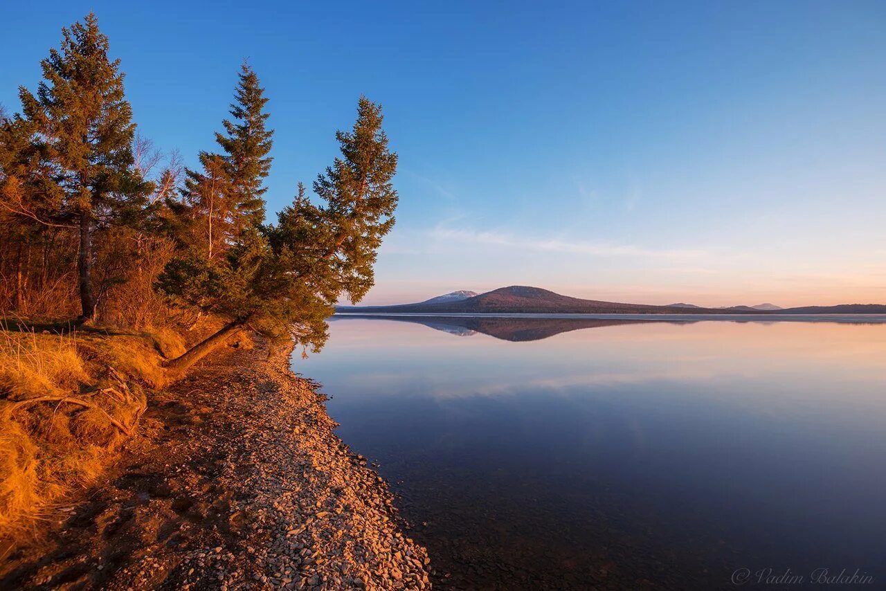 Какие крупные озера есть в уральских горах. Южный Урал озеро Зюраткуль. Зюраткуль национальный парк озеро. Национальный парк Зюраткуль Челябинская. Южный Урал озеро Тургояк.