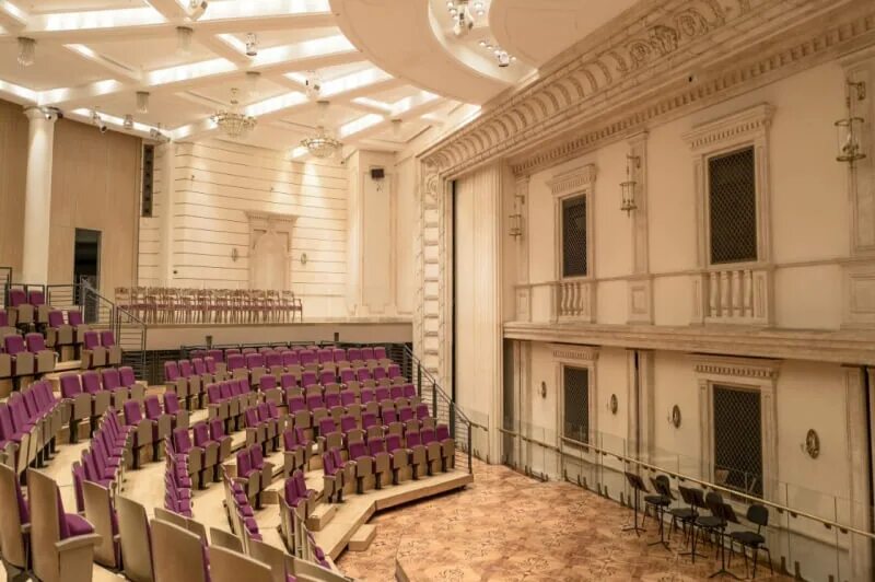 Большой театр сцена бетховенский зал. Бетховенский зал. Бетховенский зал большого театра. Большой театр сцена бетховенский зал. Бетховенский зала большого театра.