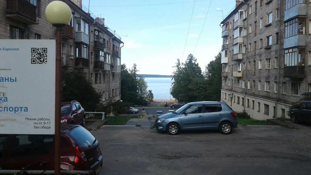 Петрозаводск площадь у вокзала. Согласие, петрозаводск, улица гоголя, 6. Памятники петрозаводска столицы карелии. Петрозаводск центр города. Вокзал петрозаводск.