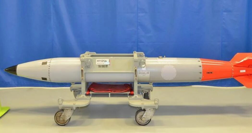 Б 61 12. Ядерная бомба b61. B61 ядерное оружие. Ядерная бомба b61 мощность. B61-12 бомба.