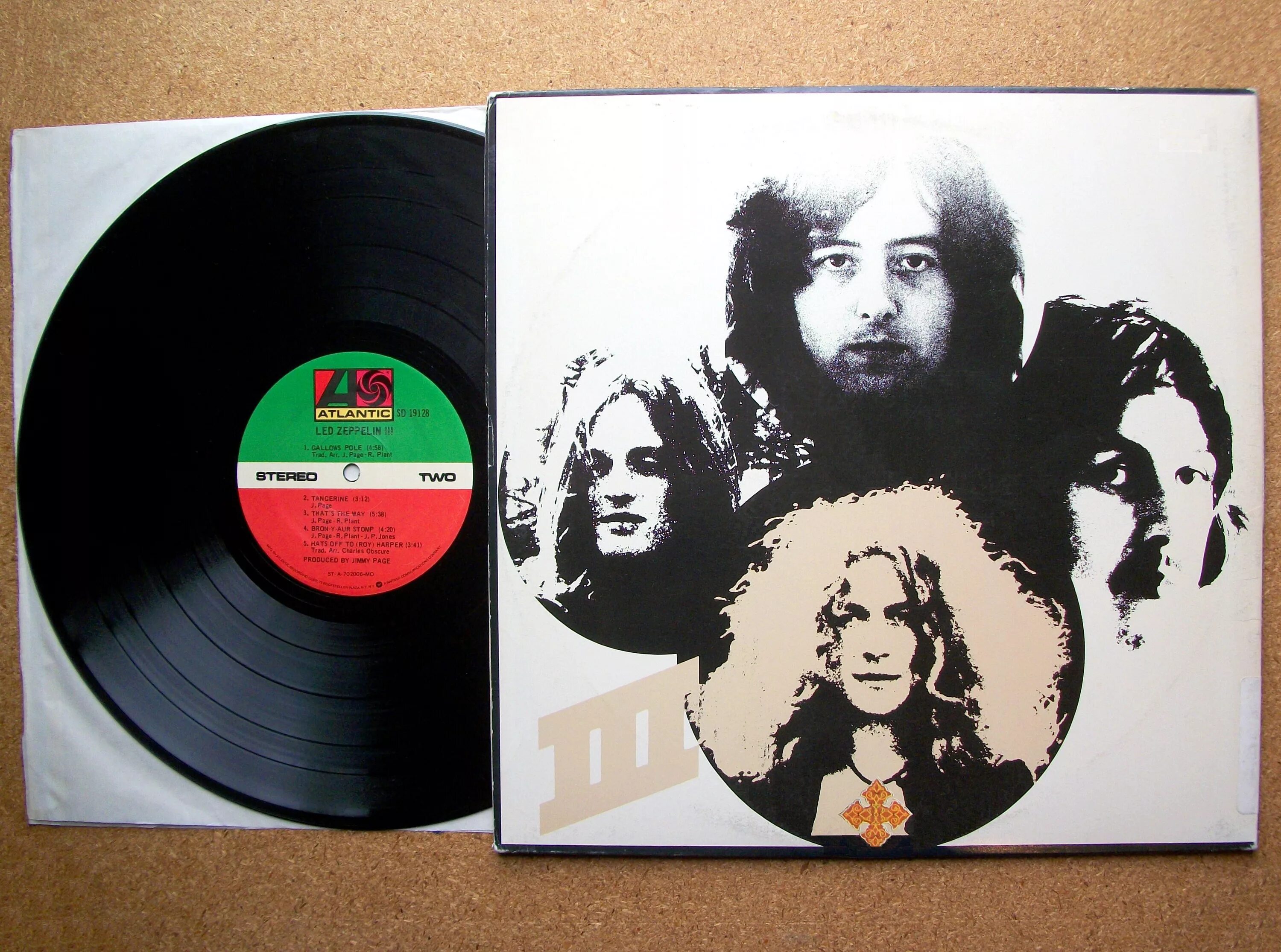 Led Zeppelin - led Zeppelin III (1970). Виниловая пластинка led Zeppelin. Led Zeppelin 3 обложка. Пластинки группы лед Зеппелин. Led zeppelin iii led zeppelin