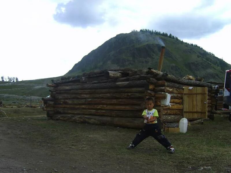 Вко курчумский хребет гора мраморная. Алтайцы в китае. Озеро канас алтай. Алтай китай. Воздух в республике алтай.