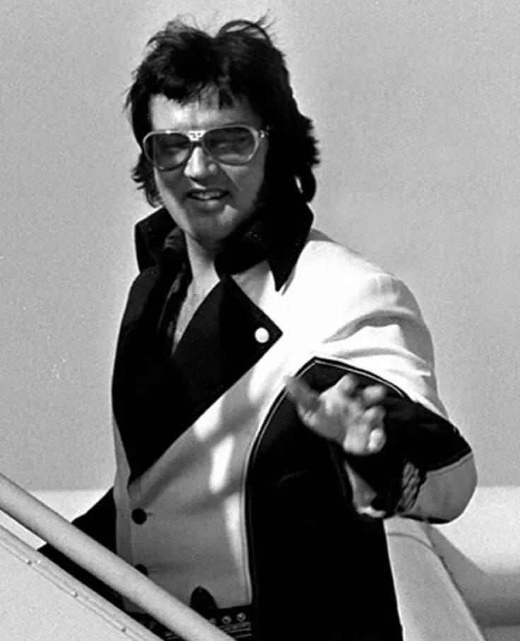 Элвис покидает. Элвис пресли 1976. elvis! elvis! 1976. элвис пресли фото 1976.