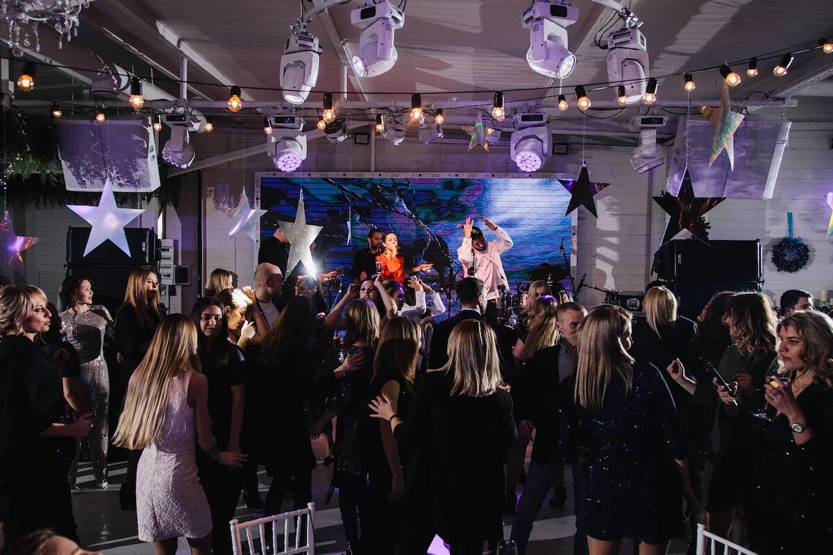 Москва глазами. Крым терраса бар москва болотная набережная. Парк аттракционов в москве остров мечты. Москве отзывы 2017. Сквозь летопись времен.