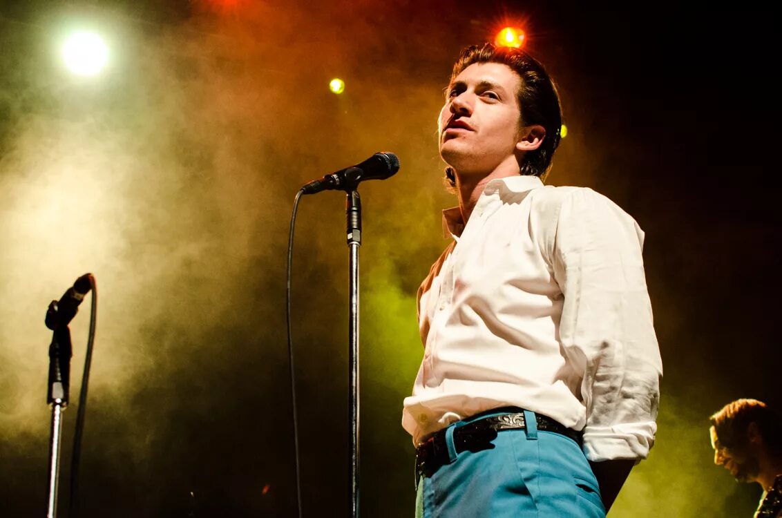 Алекс тернер the last shadow puppets. Alex turner and miles kane. Last shadow puppets солист. The last shadow puppets концерт. Alex turner tlsp.