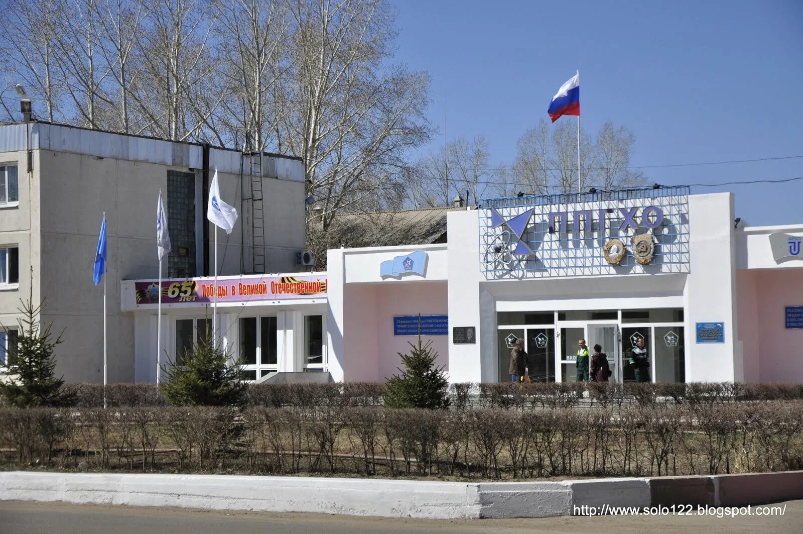 Парк Покровского Краснокаменск. Краснокаменск сквер Покровского Церковь. Краснокаменск Забайкальский край. Проспект Покровского Краснокаменск Забайкальский край. Краснокаменского городского суда забайкальского края