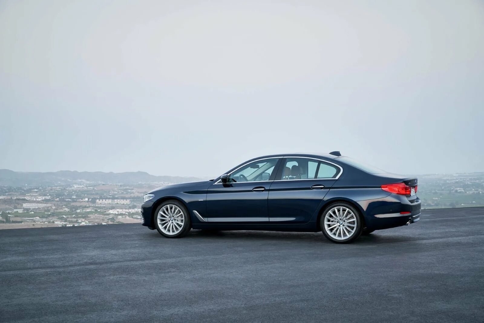 БМВ 530d седан. BMW 5 Series g30 2017. BMW 5 g30 Luxury line. BMW 530d XDRIVE. Luxury line