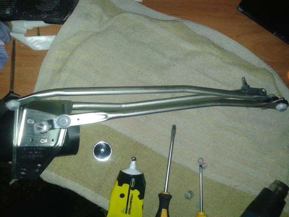 Как правильно собрать трапецию дворников. Как правильно собрать трапецию дворников. Трапеция дворников opel astra j gtc. Трапеция стеклоочистителя 2112. Трапеция дворников ваз 2112.