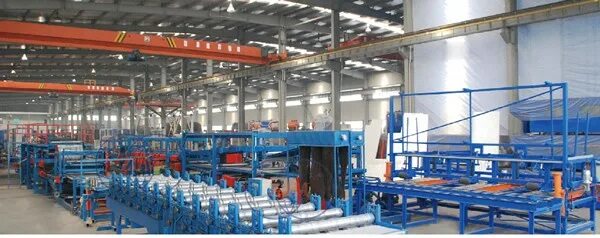 5 метров. Продовольственный склад. Оптовый склад. Картонные коробки склад. Машина для производства картона.