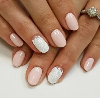 Гель лак на короткие светлый тон