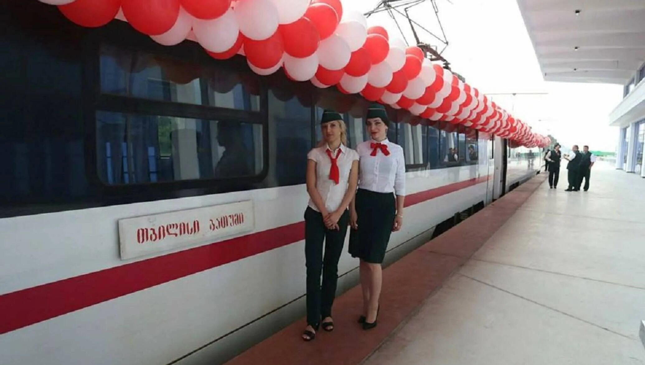 Железная дорога тбилиси батуми. Батуми железнодорожный вокзал. Штадлер тбилиси батуми. Станция боржоми железнодорожная. Жд москва батуми.