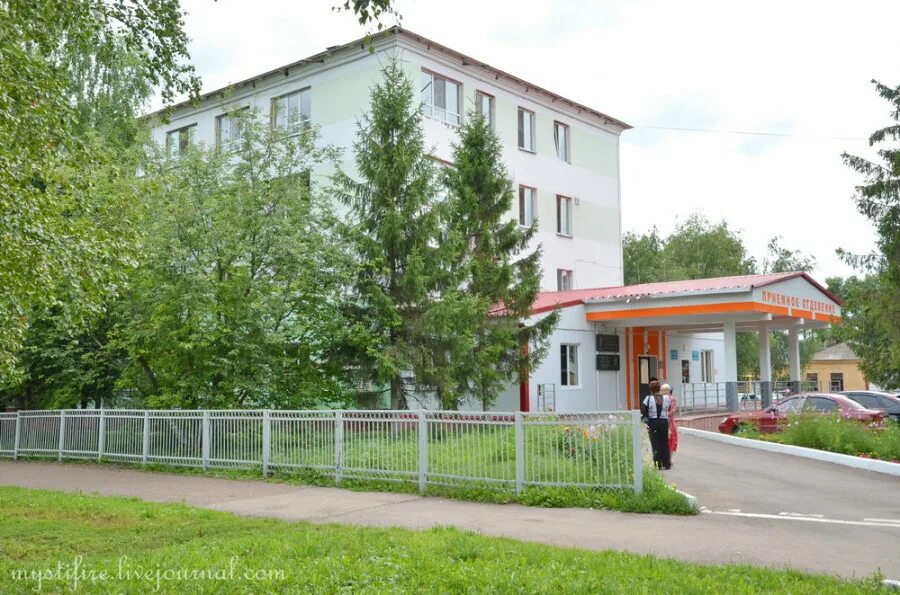Республиканская больница элиста. Стенд для приемного покоя. Медицинский работник. Приемный покой. Приемный покой бугульма телефон.